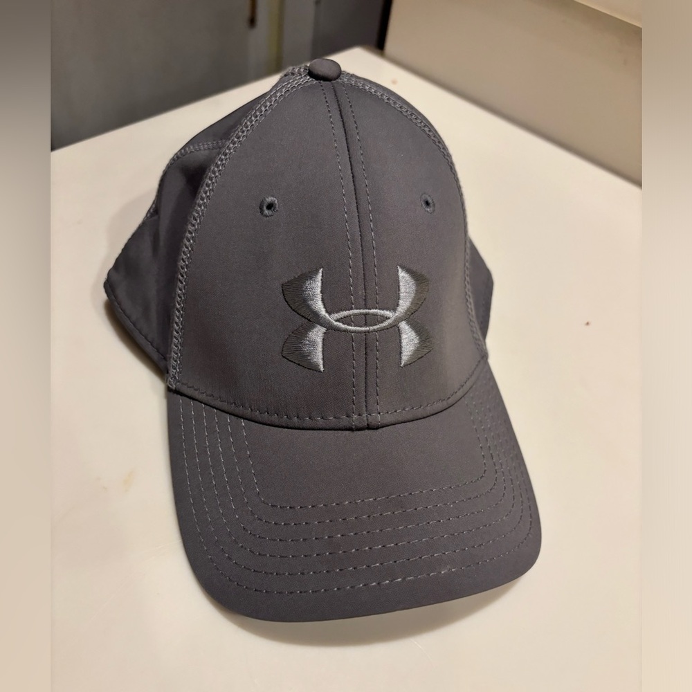 Under armor flex hat- worn once